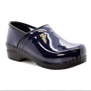BJORK PRO ELSA-NWOB -Patent Leather‎ Clogs-Navy Blue- Women's EU 37-US 6.5